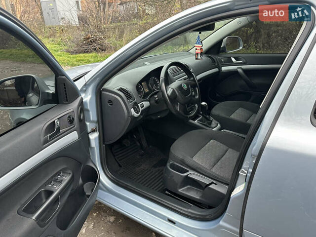 Синій Шкода Октавія, об'ємом двигуна 1.6 л та пробігом 254 тис. км за 7200 $, фото 11 на Automoto.ua