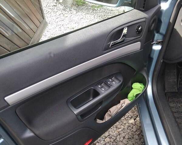 Синий Шкода Октавия, объемом двигателя 1.6 л и пробегом 287 тыс. км за 8500 $, фото 5 на Automoto.ua