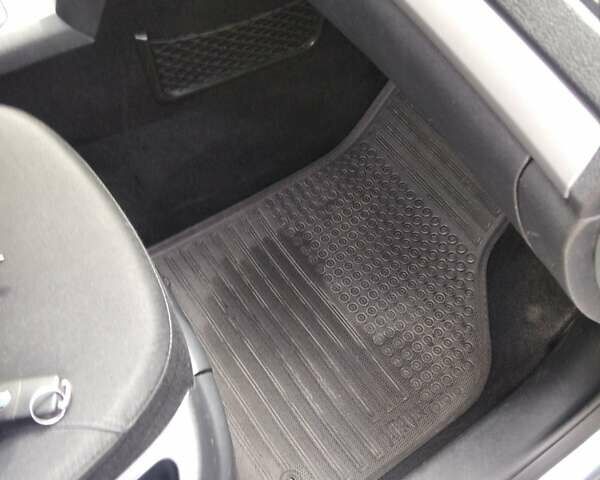 Синий Шкода Октавия, объемом двигателя 1.6 л и пробегом 287 тыс. км за 8500 $, фото 8 на Automoto.ua