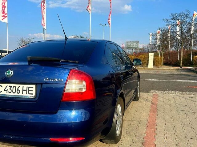 Синий Шкода Октавия, объемом двигателя 1.9 л и пробегом 218 тыс. км за 8200 $, фото 2 на Automoto.ua