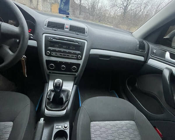 Синій Шкода Октавія, об'ємом двигуна 1.6 л та пробігом 268 тис. км за 8400 $, фото 8 на Automoto.ua