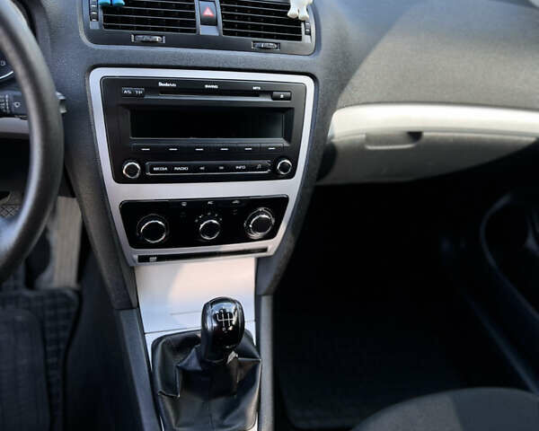 Синій Шкода Октавія, об'ємом двигуна 1.39 л та пробігом 209 тис. км за 7100 $, фото 9 на Automoto.ua