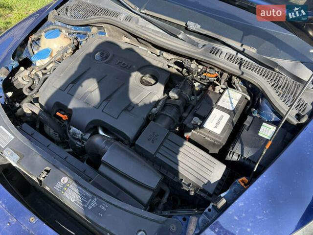 Шкода Октавия 2011 в Ужгороде на Automoto.ua Синий Шкода Октавия, объемом двигателя 1.6 л и пробегом 300 тыс. км за 7299 $, фото 1 на Automoto.ua