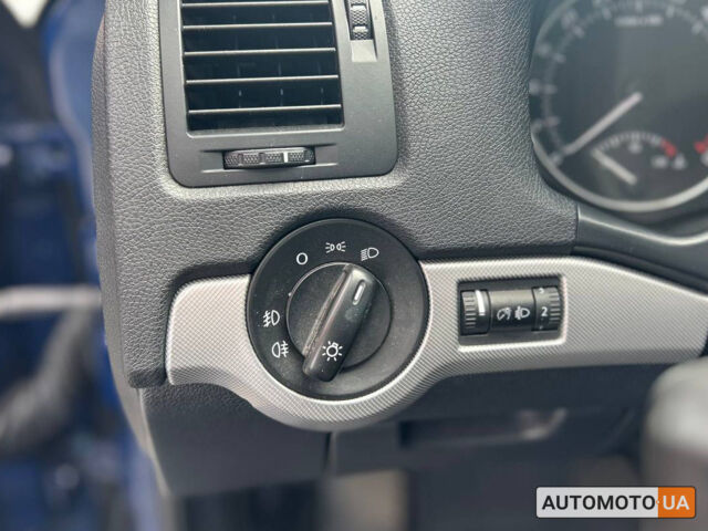 Синий Шкода Октавия, объемом двигателя 1.6 л и пробегом 151 тыс. км за 9500 $, фото 7 на Automoto.ua