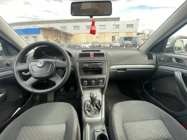 Синий Шкода Октавия, объемом двигателя 1.6 л и пробегом 228 тыс. км за 6000 $, фото 13 на Automoto.ua