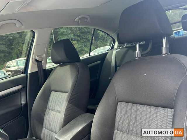 Синий Шкода Октавия, объемом двигателя 1.6 л и пробегом 151 тыс. км за 9500 $, фото 6 на Automoto.ua