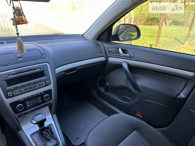 Синий Шкода Октавия, объемом двигателя 1.6 л и пробегом 150 тыс. км за 6800 $, фото 22 на Automoto.ua