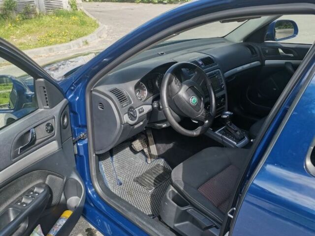 Синий Шкода Октавия, объемом двигателя 2 л и пробегом 227 тыс. км за 9800 $, фото 1 на Automoto.ua