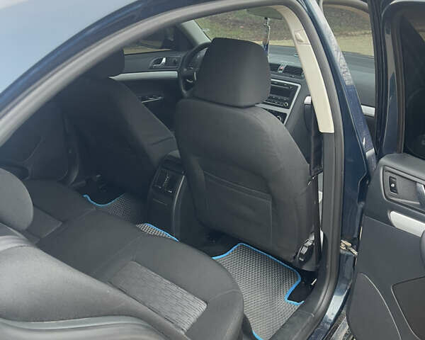 Синій Шкода Октавія, об'ємом двигуна 1.6 л та пробігом 268 тис. км за 8400 $, фото 9 на Automoto.ua
