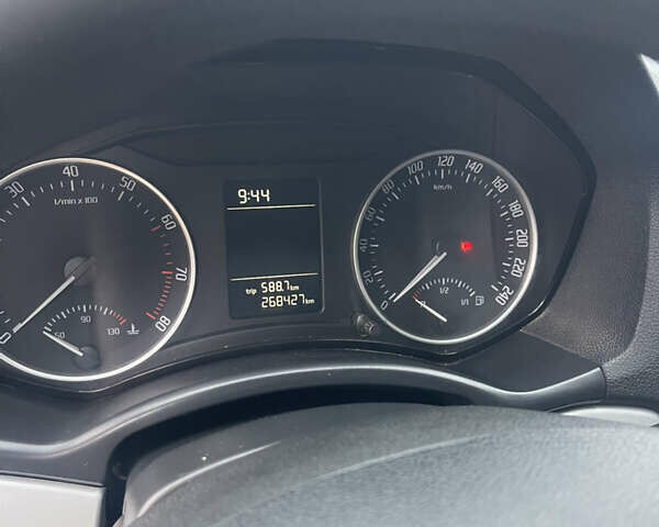 Синій Шкода Октавія, об'ємом двигуна 1.6 л та пробігом 268 тис. км за 8400 $, фото 11 на Automoto.ua