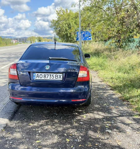 Шкода Октавия 2011 в Ужгороде на Automoto.ua Синий Шкода Октавия, объемом двигателя 1.6 л и пробегом 300 тыс. км за 7299 $, фото 8 на Automoto.ua