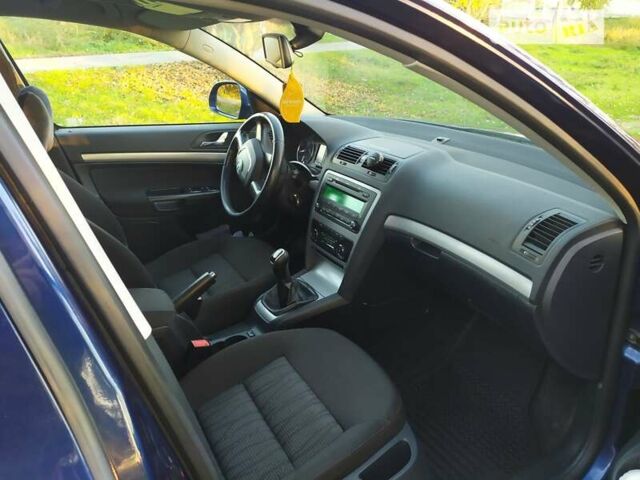 Шкода Октавия 2011 в Хмельницком на Automoto.ua Синий Шкода Октавия, объемом двигателя 1.39 л и пробегом 270 тыс. км за 6600 $, фото 1 на Automoto.ua