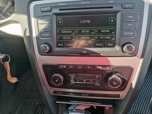 Синий Шкода Октавия, объемом двигателя 2 л и пробегом 227 тыс. км за 9800 $, фото 5 на Automoto.ua