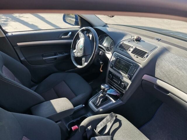 Синий Шкода Октавия, объемом двигателя 2 л и пробегом 227 тыс. км за 9800 $, фото 3 на Automoto.ua