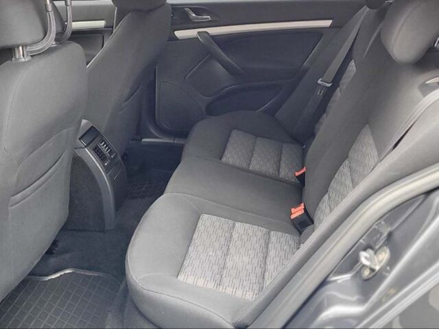 Синий Шкода Октавия, объемом двигателя 1.6 л и пробегом 167 тыс. км за 11400 $, фото 14 на Automoto.ua