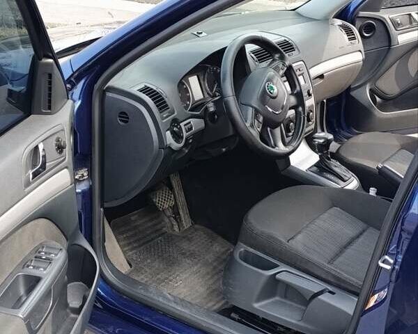 Синій Шкода Октавія, об'ємом двигуна 1.8 л та пробігом 300 тис. км за 7800 $, фото 7 на Automoto.ua
