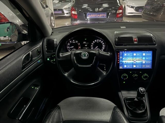Синій Шкода Октавія, об'ємом двигуна 1.6 л та пробігом 198 тис. км за 7200 $, фото 11 на Automoto.ua