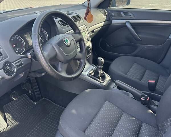 Шкода Октавия 2012 в Тячеве на Automoto.ua Синий Шкода Октавия, объемом двигателя 1.97 л и пробегом 238 тыс. км за 9300 $, фото 1 на Automoto.ua