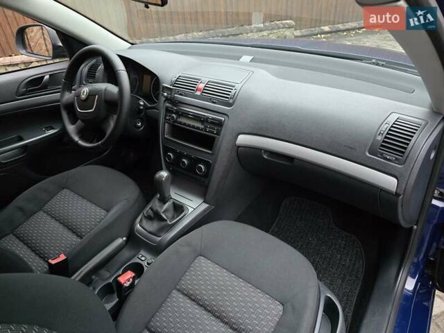 Шкода Октавия 2012 в Полтаве на Automoto.ua Синий Шкода Октавия, объемом двигателя 1.6 л и пробегом 161 тыс. км за 7100 $, фото 50 на Automoto.ua