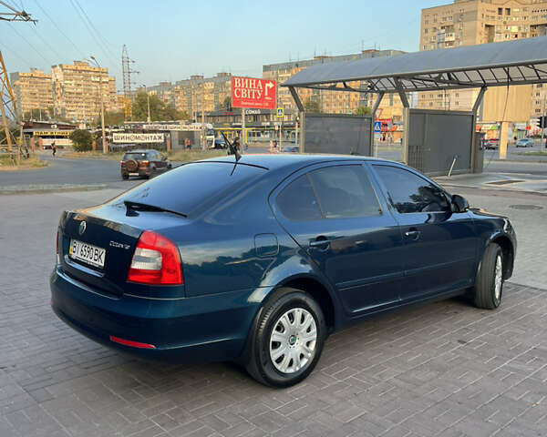 Синий Шкода Октавия, объемом двигателя 1.8 л и пробегом 161 тыс. км за 10500 $, фото 1 на Automoto.ua