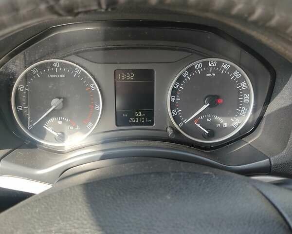 Синий Шкода Октавия, объемом двигателя 1.6 л и пробегом 263 тыс. км за 8500 $, фото 10 на Automoto.ua