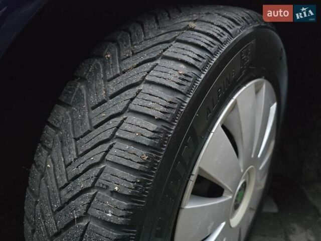 Шкода Октавия 2012 в Полтаве на Automoto.ua Синий Шкода Октавия, объемом двигателя 1.6 л и пробегом 161 тыс. км за 7100 $, фото 38 на Automoto.ua