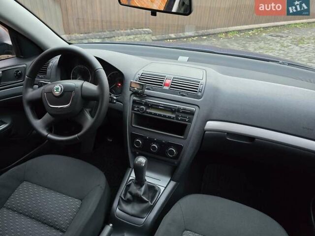 Шкода Октавия 2012 в Полтаве на Automoto.ua Синий Шкода Октавия, объемом двигателя 1.6 л и пробегом 161 тыс. км за 7100 $, фото 72 на Automoto.ua