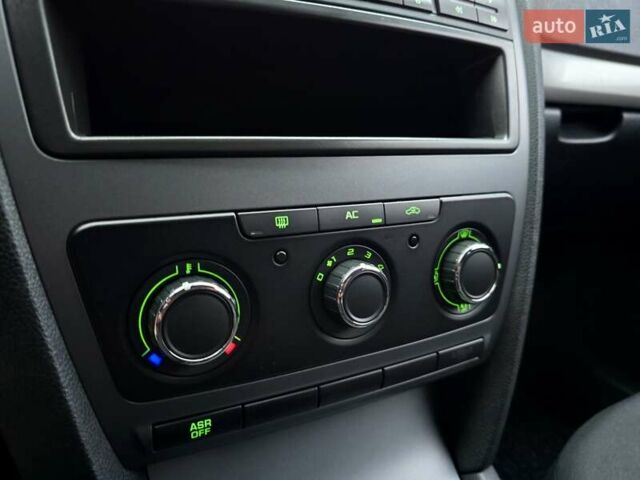 Шкода Октавия 2012 в Полтаве на Automoto.ua Синий Шкода Октавия, объемом двигателя 1.6 л и пробегом 161 тыс. км за 7100 $, фото 86 на Automoto.ua