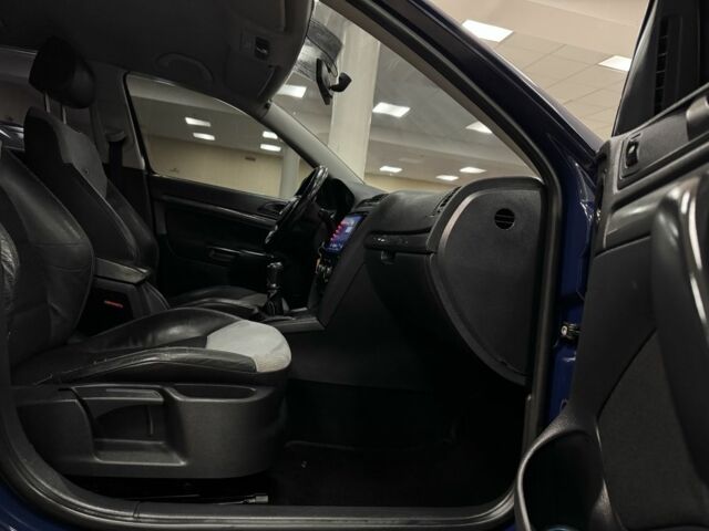 Синій Шкода Октавія, об'ємом двигуна 1.6 л та пробігом 198 тис. км за 7200 $, фото 6 на Automoto.ua