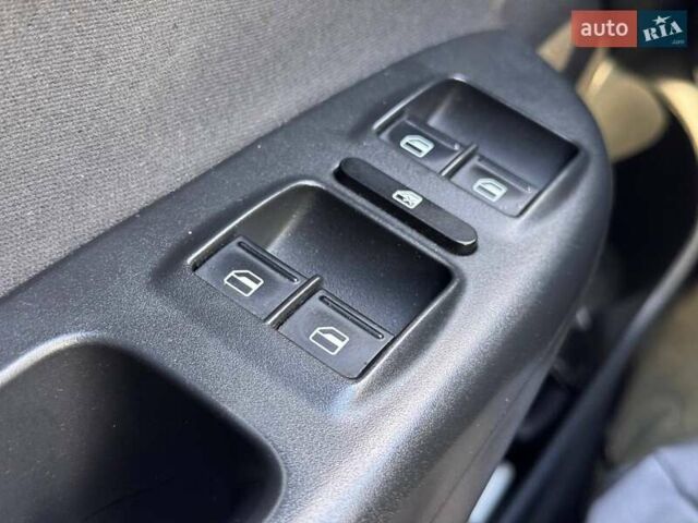 Шкода Октавия 2012 в Киеве на Automoto.ua Синий Шкода Октавия, объемом двигателя 1.8 л и пробегом 274 тыс. км за 8500 $, фото 15 на Automoto.ua