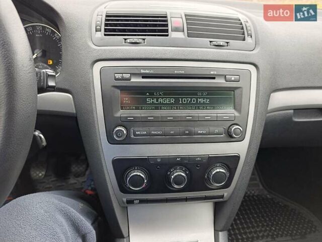 Синий Шкода Октавия, объемом двигателя 1.6 л и пробегом 216 тыс. км за 8300 $, фото 26 на Automoto.ua