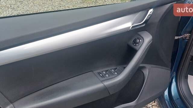 Синий Шкода Октавия, объемом двигателя 2 л и пробегом 260 тыс. км за 10300 $, фото 2 на Automoto.ua