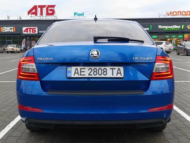 Синий Шкода Октавия, объемом двигателя 1.6 л и пробегом 227 тыс. км за 12500 $, фото 8 на Automoto.ua