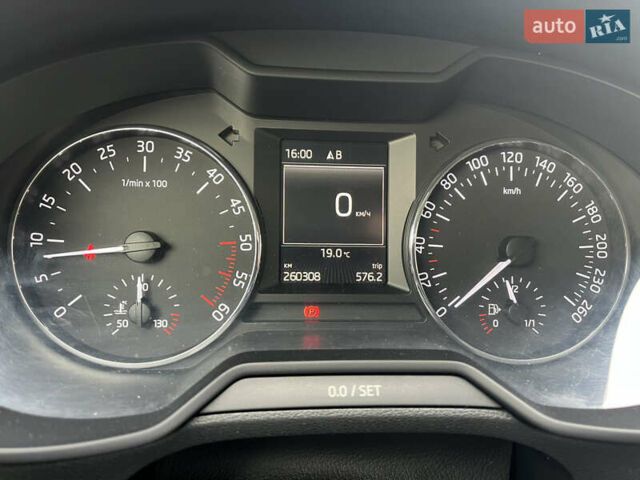 Синий Шкода Октавия, объемом двигателя 1.6 л и пробегом 260 тыс. км за 11200 $, фото 14 на Automoto.ua