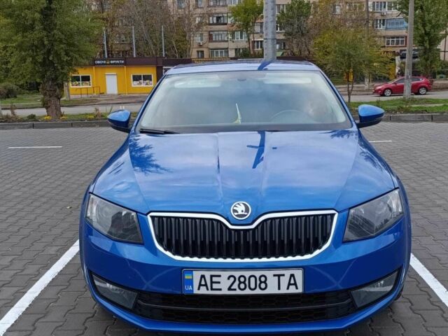 Синий Шкода Октавия, объемом двигателя 1.6 л и пробегом 227 тыс. км за 12500 $, фото 1 на Automoto.ua