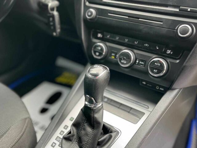 Синий Шкода Октавия, объемом двигателя 2 л и пробегом 285 тыс. км за 11999 $, фото 16 на Automoto.ua