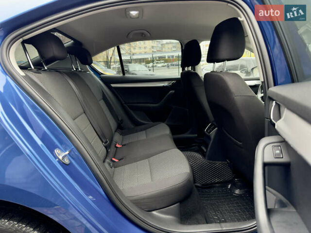 Синій Шкода Октавія, об'ємом двигуна 1.4 л та пробігом 180 тис. км за 9900 $, фото 2 на Automoto.ua