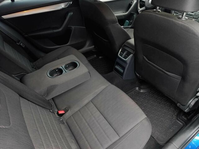 Синий Шкода Октавия, объемом двигателя 1.6 л и пробегом 227 тыс. км за 12500 $, фото 16 на Automoto.ua