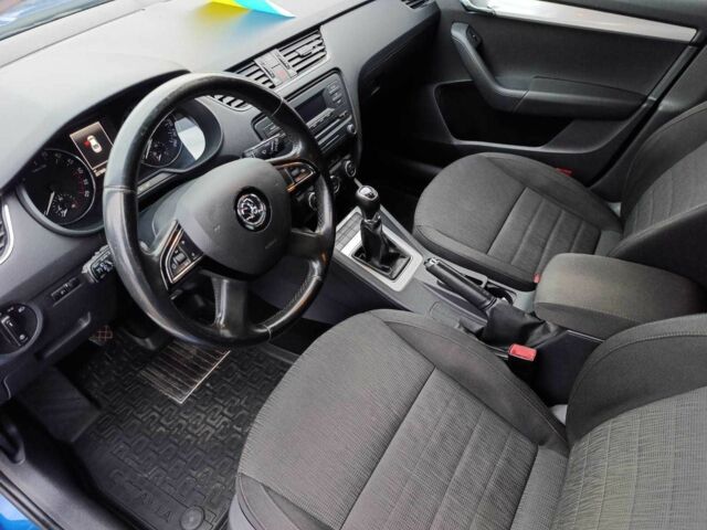 Синий Шкода Октавия, объемом двигателя 1.6 л и пробегом 227 тыс. км за 12500 $, фото 11 на Automoto.ua