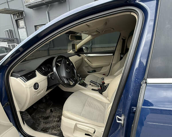 Синий Шкода Октавия, объемом двигателя 1.6 л и пробегом 237 тыс. км за 11300 $, фото 6 на Automoto.ua