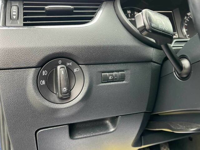 Синий Шкода Октавия, объемом двигателя 2 л и пробегом 285 тыс. км за 11999 $, фото 13 на Automoto.ua