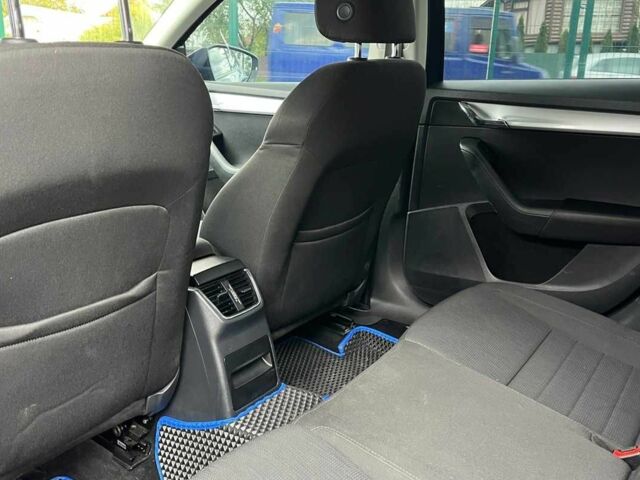 Синий Шкода Октавия, объемом двигателя 2 л и пробегом 285 тыс. км за 11999 $, фото 1 на Automoto.ua