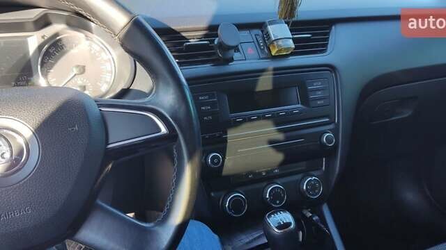 Синій Шкода Октавія, об'ємом двигуна 1.6 л та пробігом 360 тис. км за 8900 $, фото 1 на Automoto.ua