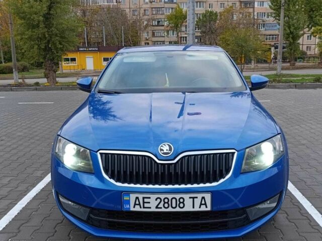 Синий Шкода Октавия, объемом двигателя 1.6 л и пробегом 227 тыс. км за 12500 $, фото 2 на Automoto.ua