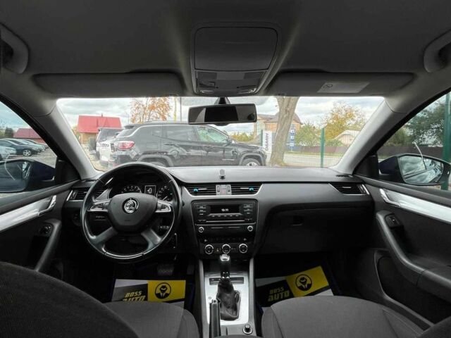 Синий Шкода Октавия, объемом двигателя 2 л и пробегом 285 тыс. км за 11999 $, фото 9 на Automoto.ua