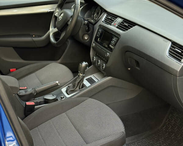 Синий Шкода Октавия, объемом двигателя 1.8 л и пробегом 133 тыс. км за 13800 $, фото 17 на Automoto.ua