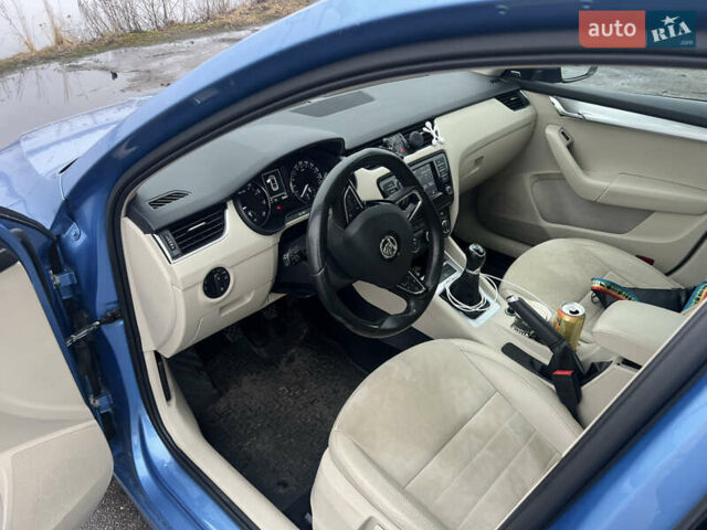 Синий Шкода Октавия, объемом двигателя 1.8 л и пробегом 172 тыс. км за 14000 $, фото 1 на Automoto.ua