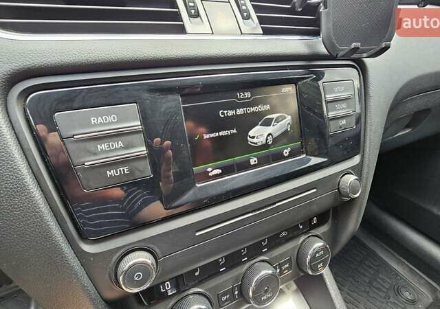 Синій Шкода Октавія, об'ємом двигуна 1.8 л та пробігом 126 тис. км за 11500 $, фото 7 на Automoto.ua