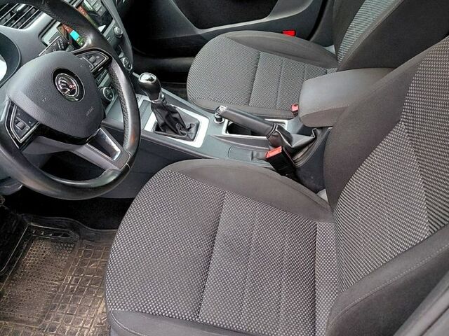 Синий Шкода Октавия, объемом двигателя 1.4 л и пробегом 175 тыс. км за 11700 $, фото 2 на Automoto.ua