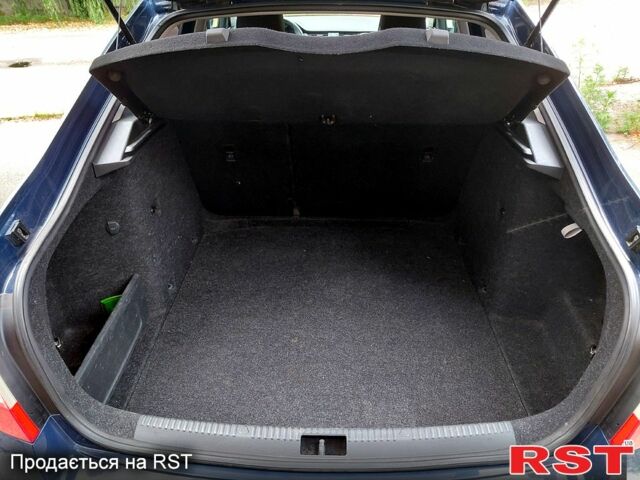 Синий Шкода Октавия, объемом двигателя 1.4 л и пробегом 175 тыс. км за 11700 $, фото 4 на Automoto.ua